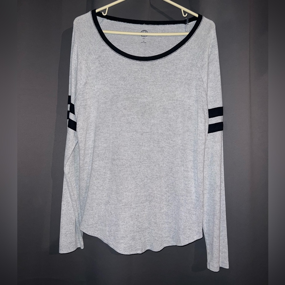 Grey long sleeve shirt